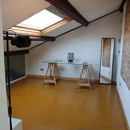 Piazza San Secondo-dimora Con Terrazza- Wi-fi E Ac *