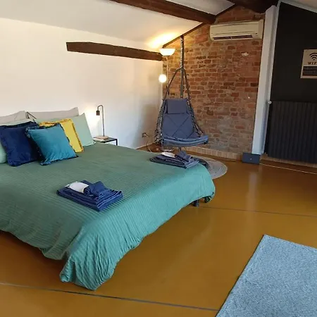 Piazza San Secondo-dimora Con Terrazza- Wi-fi E Ac Lägenhet