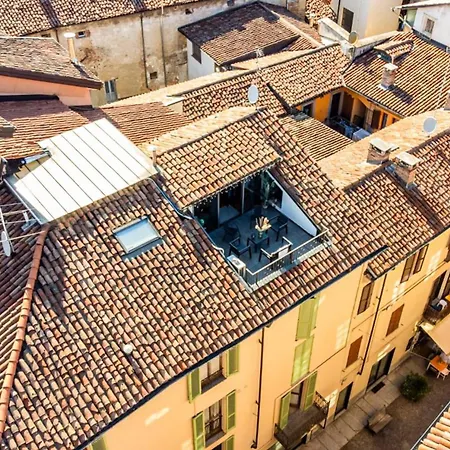 Lägenhet Piazza San Secondo-dimora Con Terrazza- Wi-fi E Ac